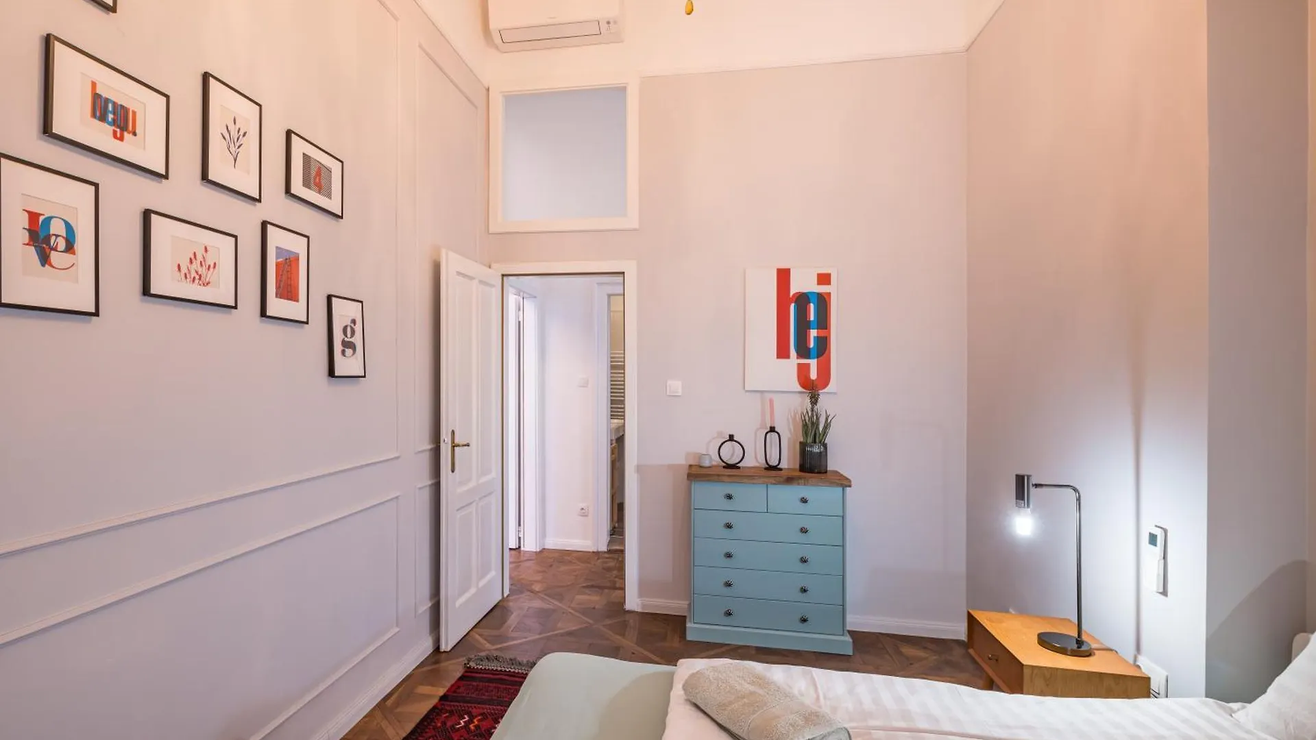בודפשט 4Br Artdeco Elegance With Sauna דירה