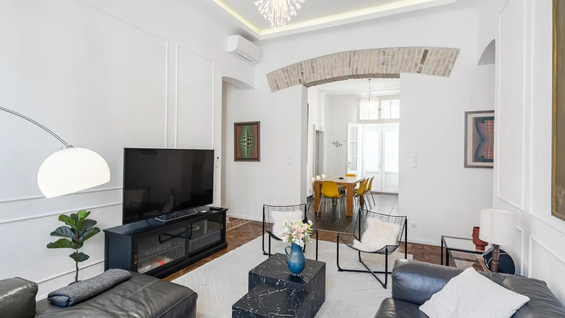 בודפשט 4Br Artdeco Elegance With Sauna דירה